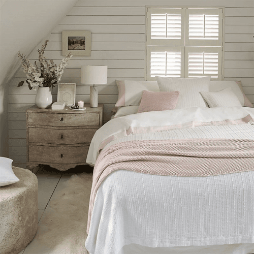 Image showing the Portobello Super King Flat Sheet, White/Petal product.