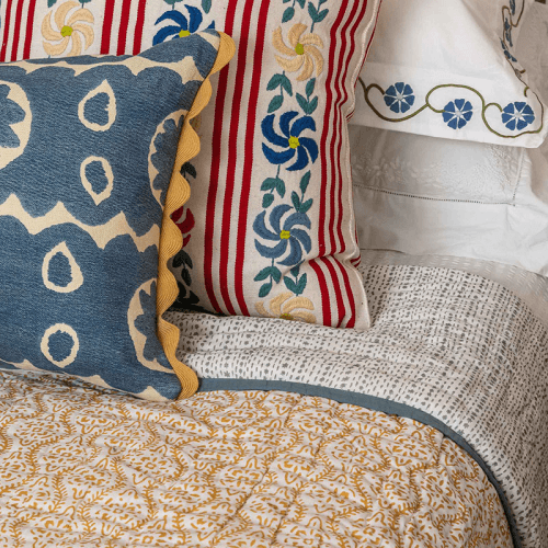 Image showing the Floral Star Double Quilt, Yellow Blue product.