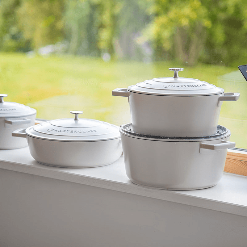 Cast Aluminium Casserole Dish, 2.5L, Cream