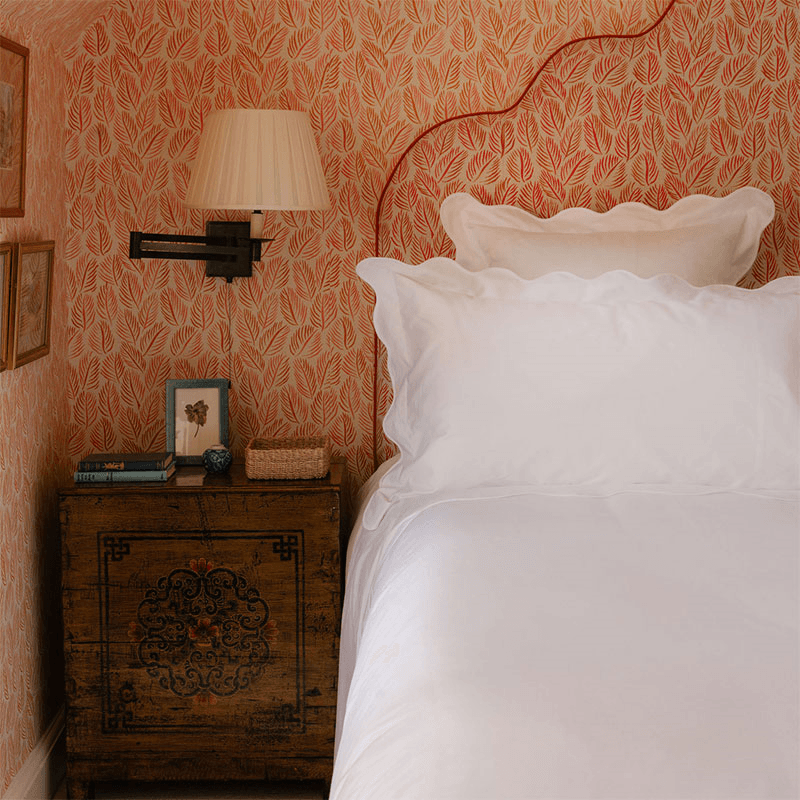 Alexandra Wavy Scalloped Pair of Pillowcases, King, White