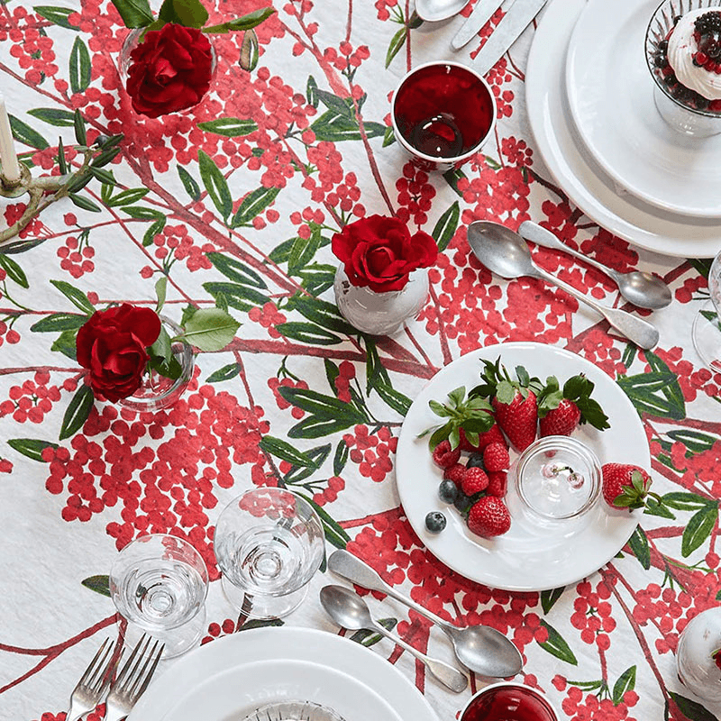 Les Airelles Linen Tablecloth, 165 x 300cm, Red