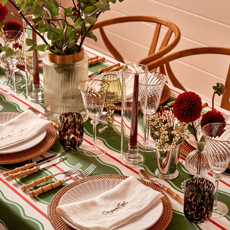 Scallop Tablecloth, 235 x 335cm, Green