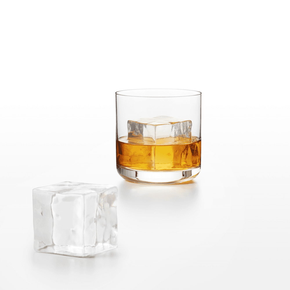 Covered silicone ice cube tray - large cubes