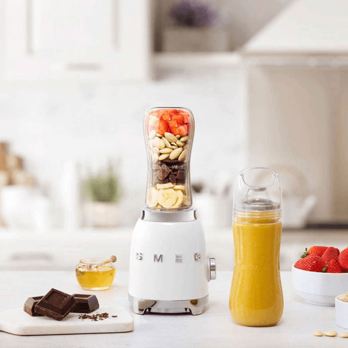 Image showing the 50's Style Mini Blender & Smoothie Maker, 600ml, White product.