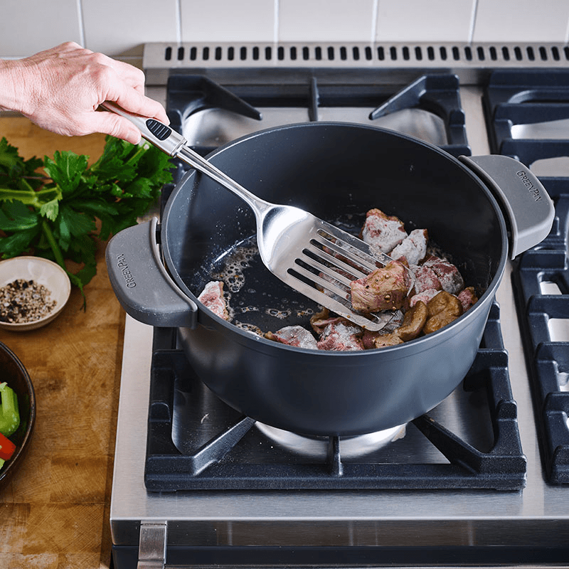 Featherweights Non-Stick Casserole with Lid, 22cm, Black