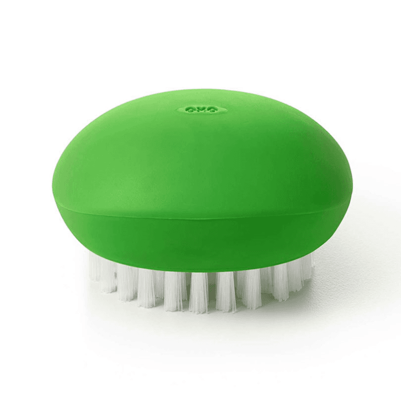 Flexible vegetable brush