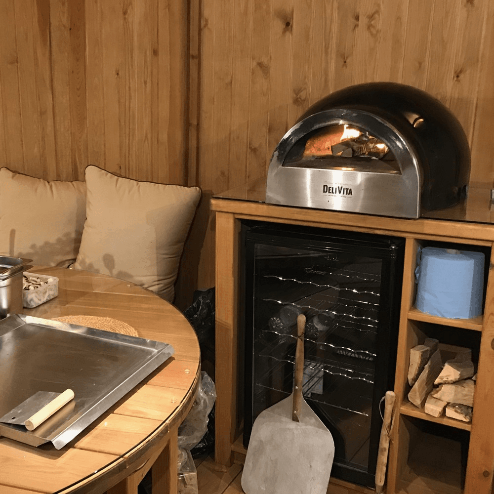 Wood-Fired Pizza Oven, Very Black