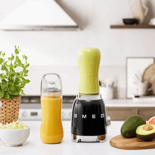 Image showing the 50's Style Mini Blender & Smoothie Maker, 600ml, Black product.