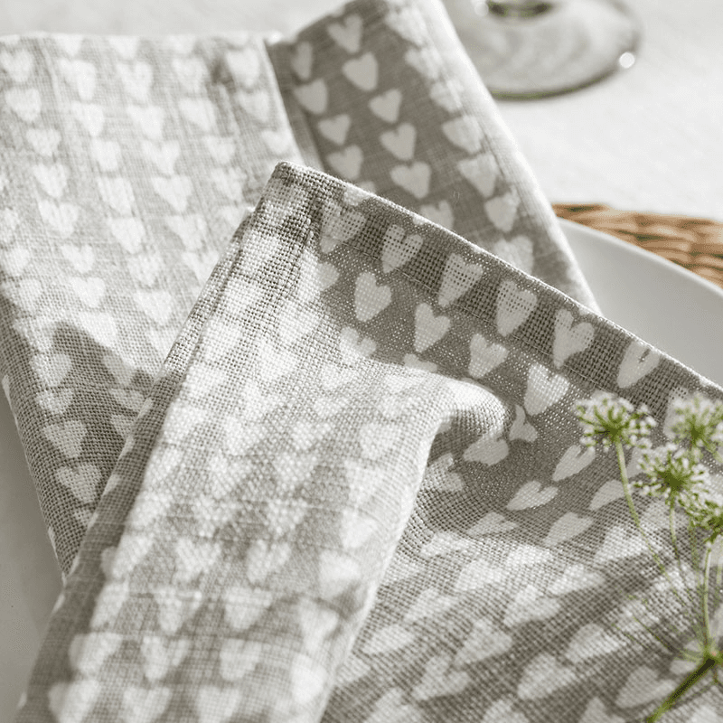 Ditsy Set of 4 Hear Napkins, 45cm x 45cm, White/Grey