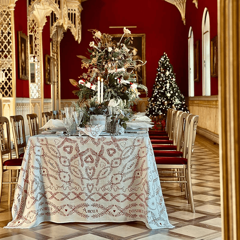 Amour Bonheur Linen Tablecloth, 165 x 300cm, Red