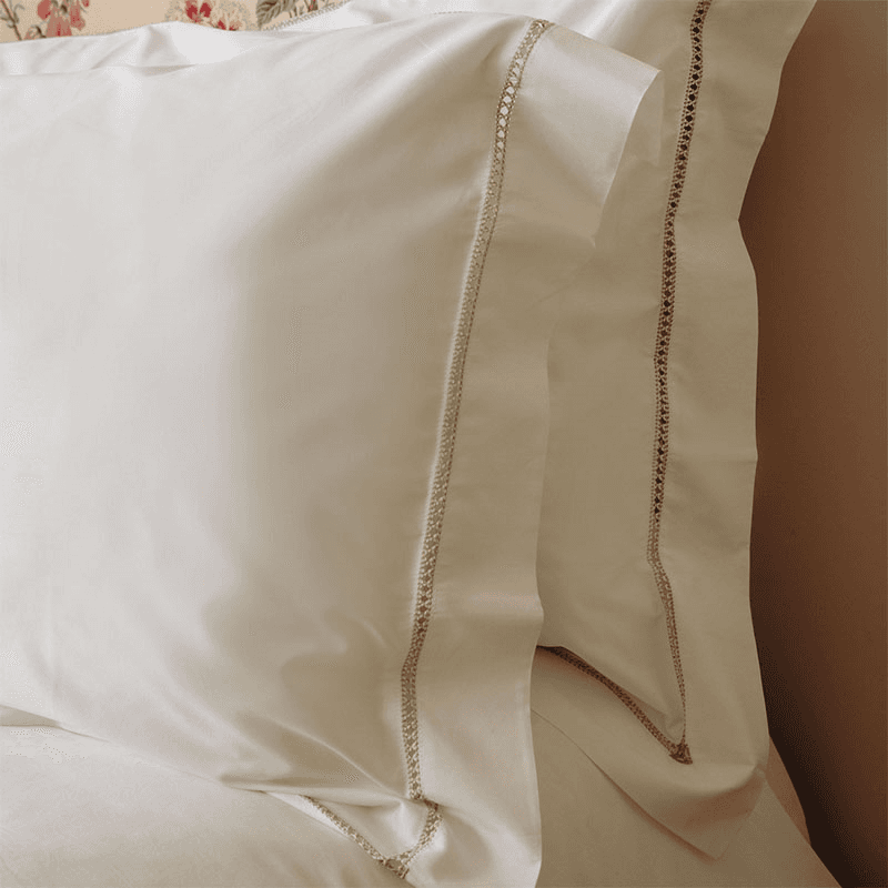 Georgiana Ladderstitch Oxford Pillowcase, Standard, Nougat