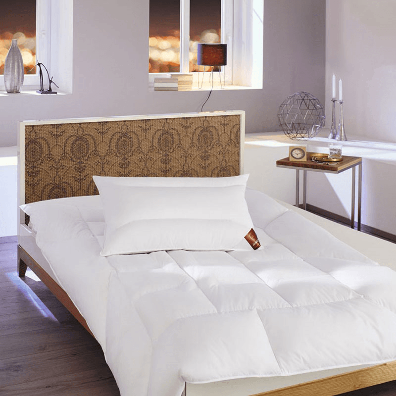 The Sapphire Pillow, King, White