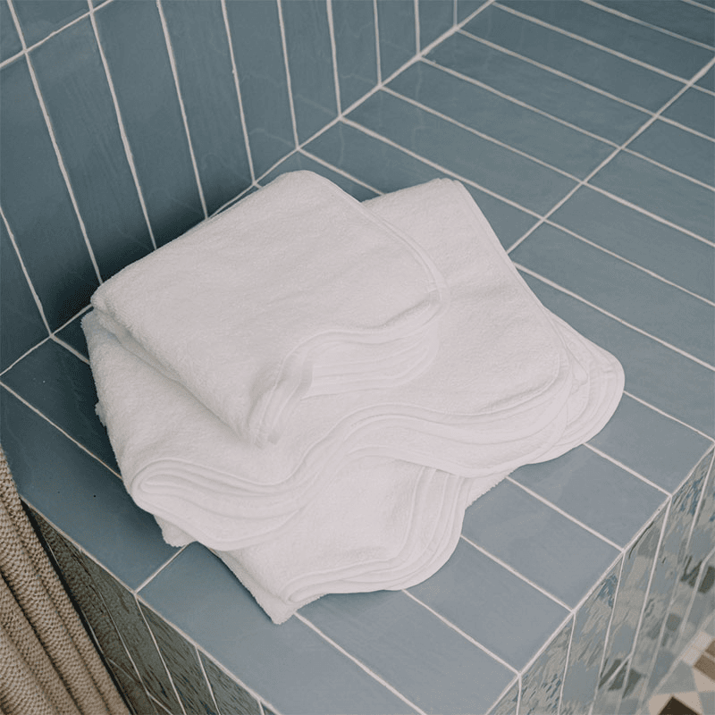 Amelia Scalloped Signature Towel Bundle, White