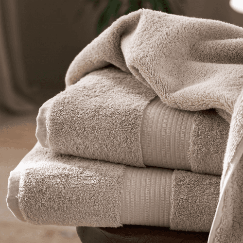 Image showing the Luxury Egyptian Cotton Bath Towel product.