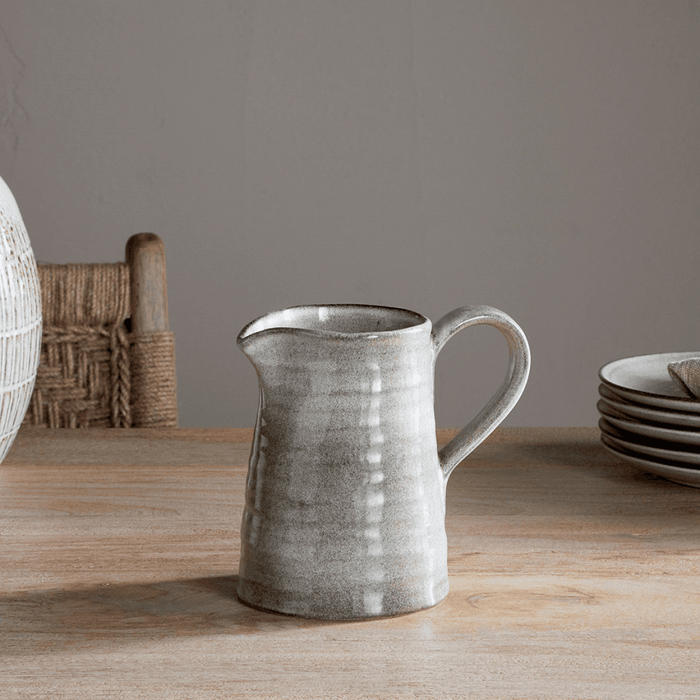 Valinha Jug, Grey
