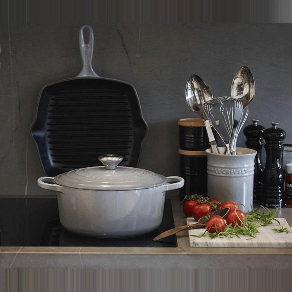 Signature Cast Iron Round Casserole