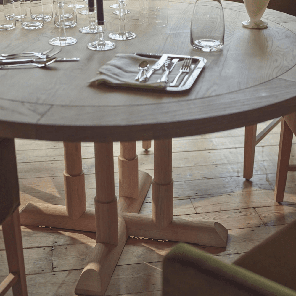 Battersea 6 Seater Round Dining Table, Oak
