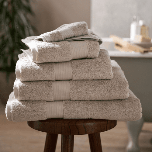 Image showing the Luxury Egyptian Cotton Bath Towel product.