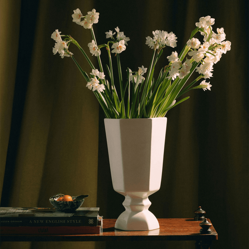 Harriet Urn, White