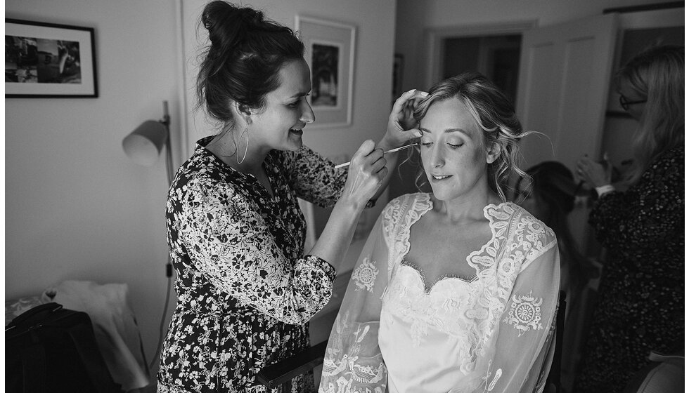 Jessica & Jack’s Idyllic Seaside Wedding in Cornwall: Bridal Hair & Make-Up