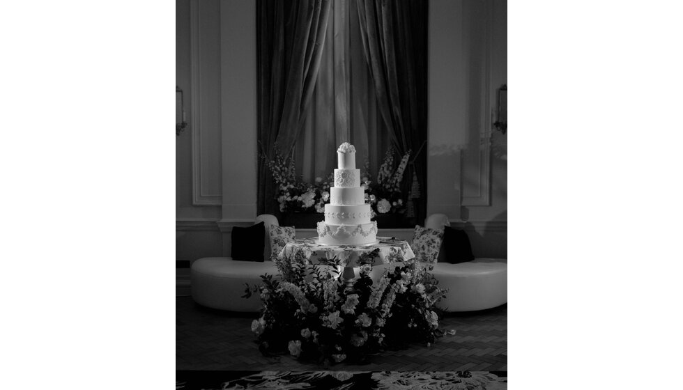 Sam & Rachel’s Old Hollywood Glam inspired London Wedding: Wedding Cake